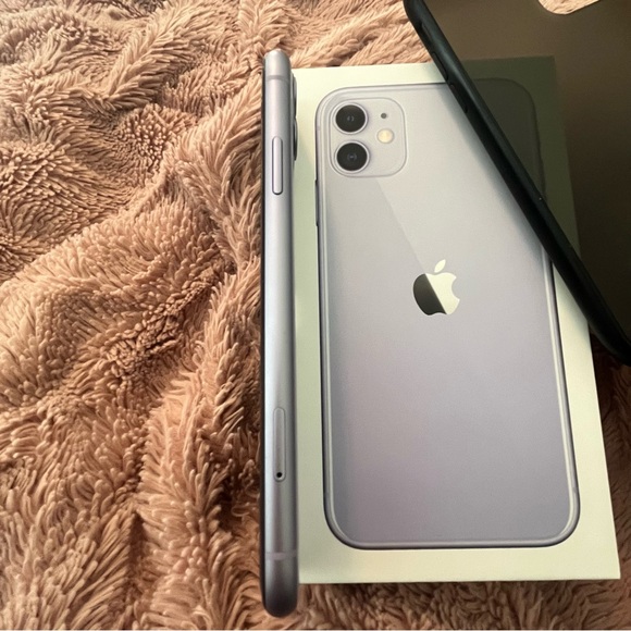 Apple iPhone 11 Purple 64gb Unlocked - Picture 7 of 13